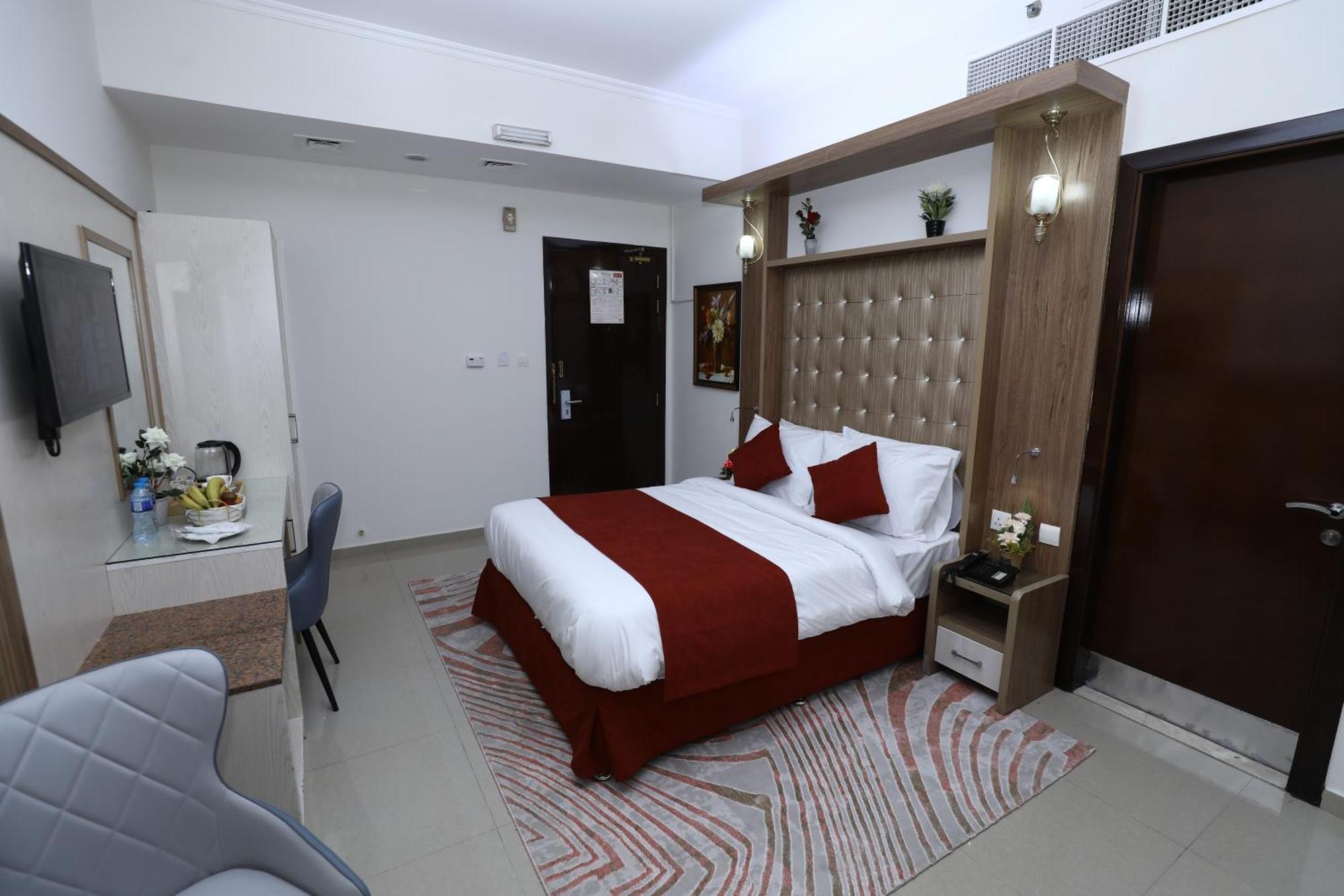Naif Fort Hotel Dubai Exterior photo