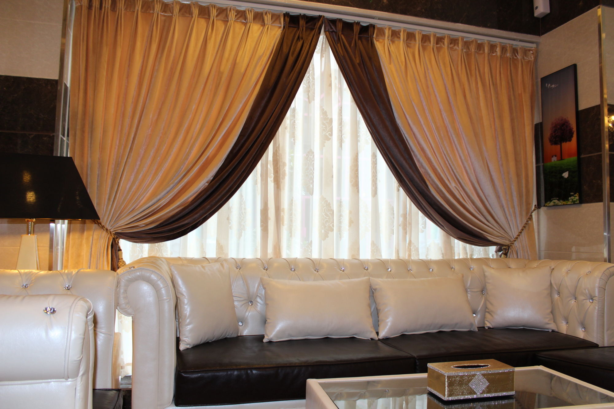 Naif Fort Hotel Dubai Exterior photo