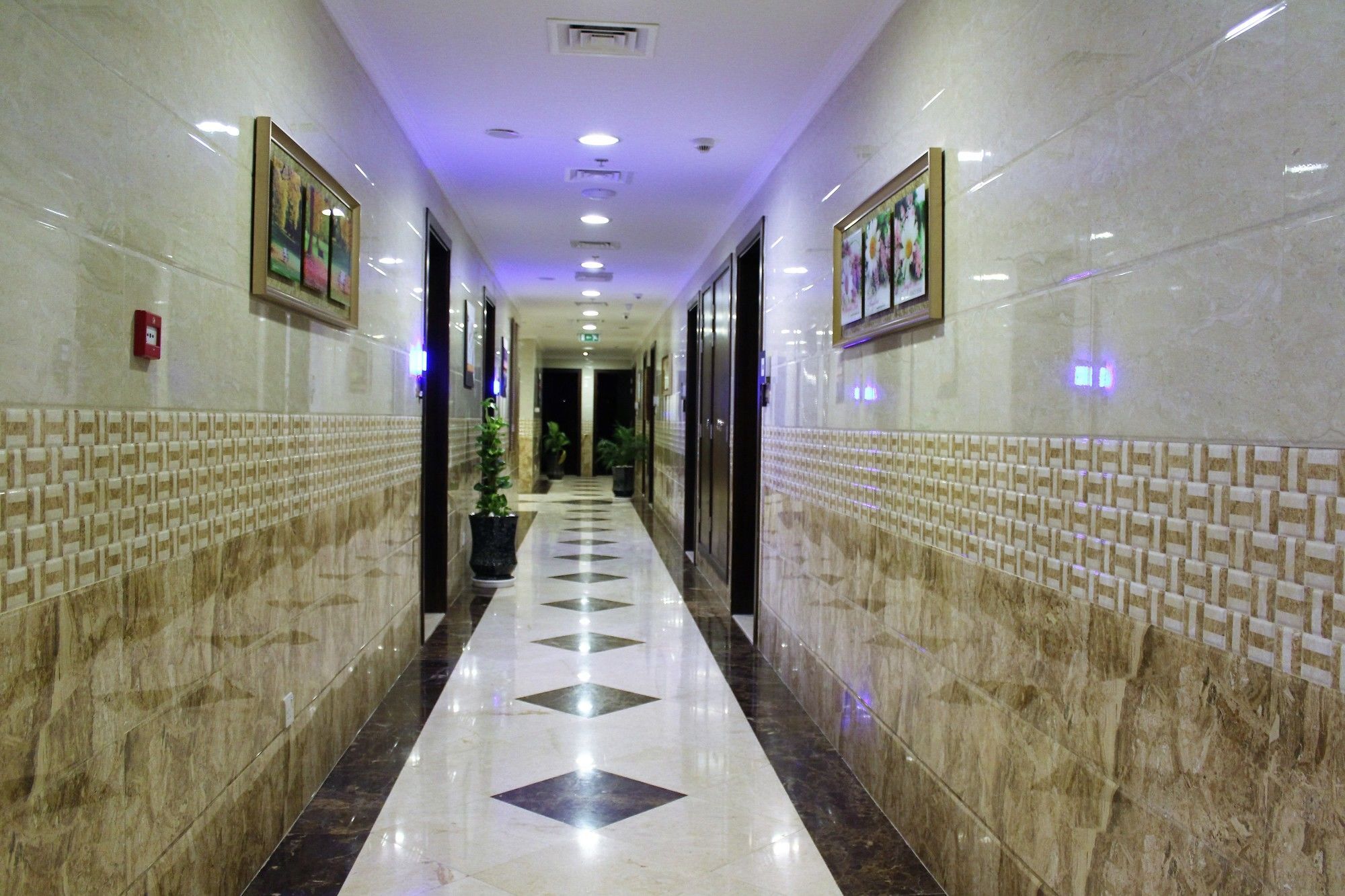 Naif Fort Hotel Dubai Exterior photo